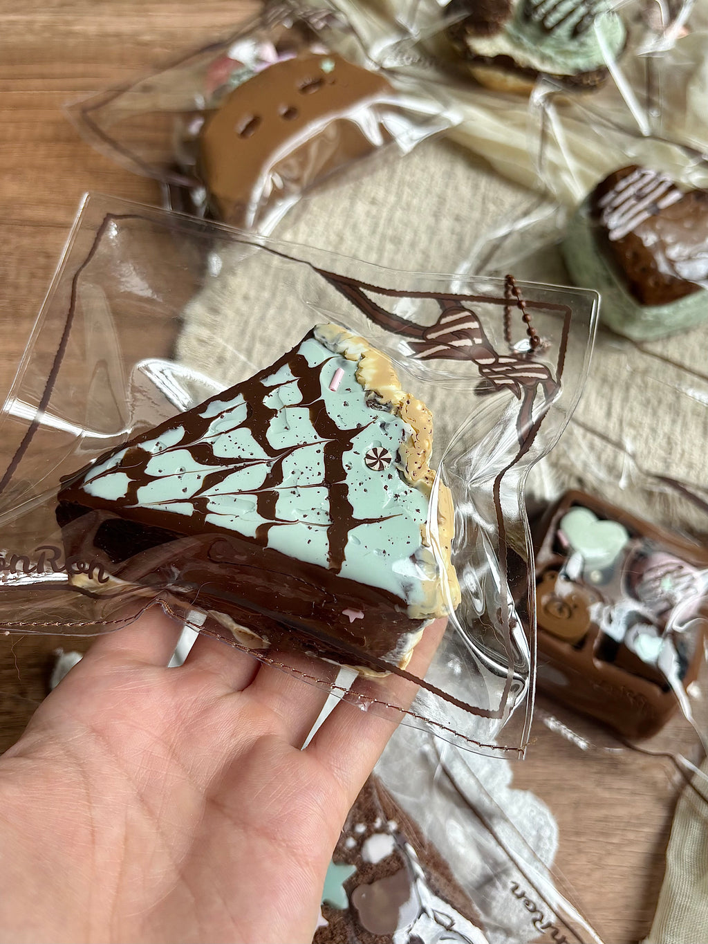 【ミントチョコ】もちもちスクイーズ ブラインドボックス シリコン素材 低反発ストレス解消トイ